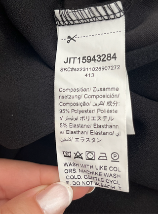 Body negro escote cruzado tirantes