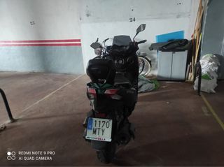 Maxiscooter GTS 330 Verde