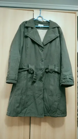Parka verde con cinturón