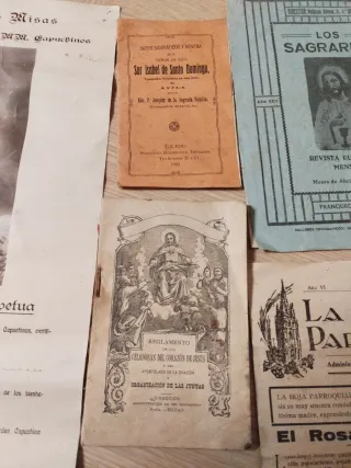 Certificado y librillos religiosos