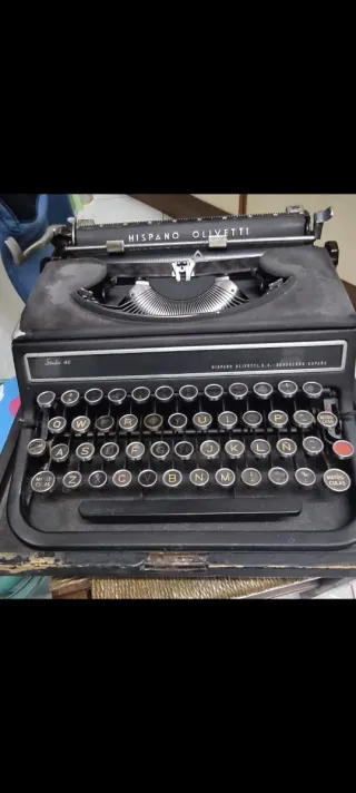 Máquina de escribir Hispano Olivetti