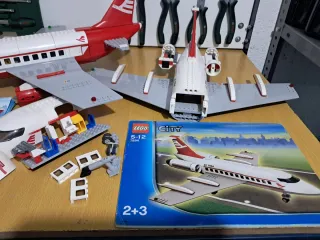Avión Lego City 3182 y otro incompleto