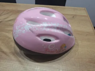 Casco rosa infantil
