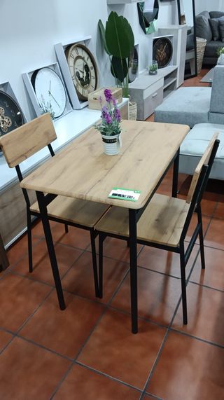 Mesa y 2 Sillas Madera y Metal