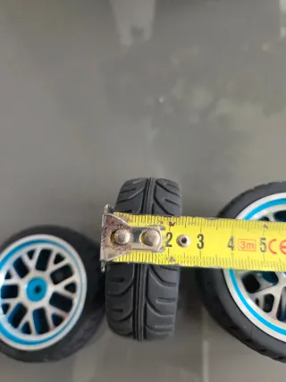 RUEDAS RC 1/10 LLANTAS ALUMINIO,YA PEGADAS,NUEVAS