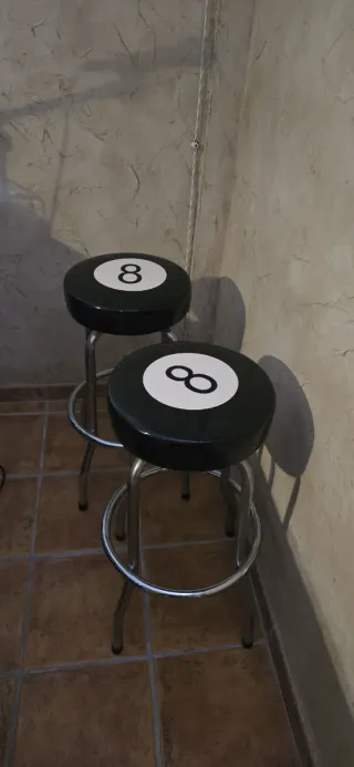 2 - Taburetes Alto Diseño Bola 8