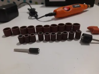 Mini taladro Hilda con accesorios