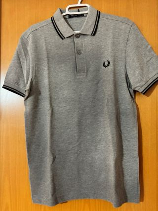 Polo Fred Perry gris talla S nuevo  con etiqueta.