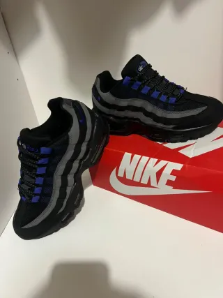 Zapatilla Nike Air Max 95 Negra y Azul