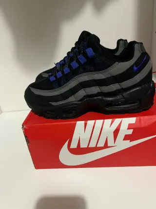 Zapatilla Nike Air Max 95 Negra y Azul