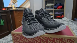 Zapatillas Under Armour Flow Negras/Grises