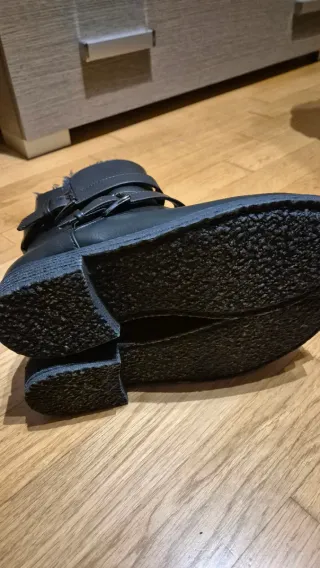 Stivaletti donna neri con pelliccia