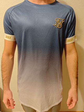 Camiseta SikSilk degradada azul y blanca