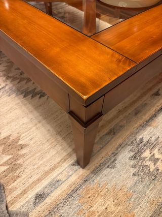 Mesa de centro de madera y cristal