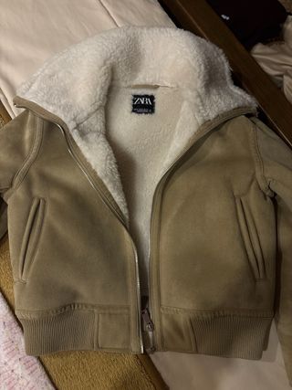 Casaco Zara pelo bege e branco