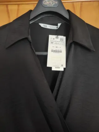 Vestido Zara negro cruzado