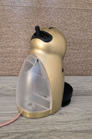 Cafetera Dolce Gusto Dorada