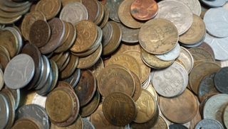 #1889 – 1.8 kg monete Mondiali miste danneggiate