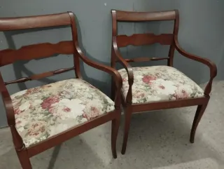 Pareja de butacas de caoba