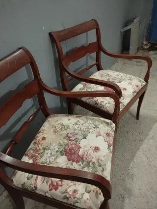 Pareja de butacas de caoba