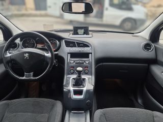 Peugeot 5008 Allure 1.6 BlueHDi 88KW (120CV)