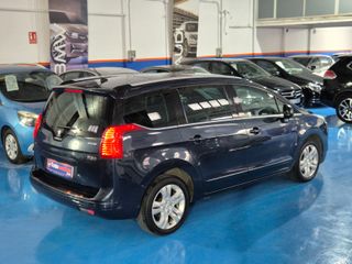 Peugeot 5008 Allure 1.6 BlueHDi 88KW (120CV)