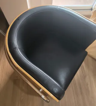 Butaca cómoda polipiel y madera