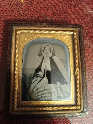 Antiguo daguerrotipo dama enmarcado