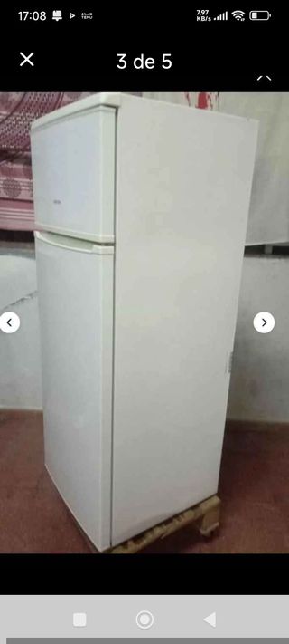 Nevera con congelador arriba