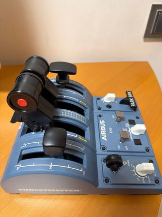 Thrustmaster Airbus Joystick + Pedales