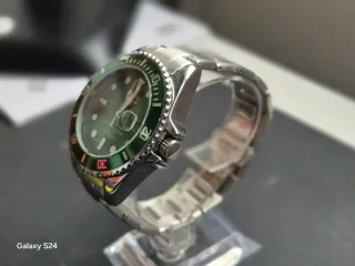 Reloj de pulsera verde