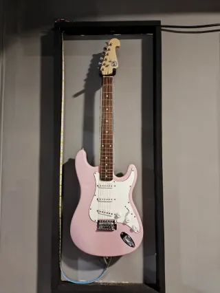 Guitarra Eléctrica Rosa