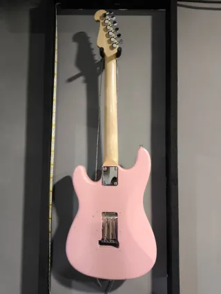 Guitarra Eléctrica Rosa