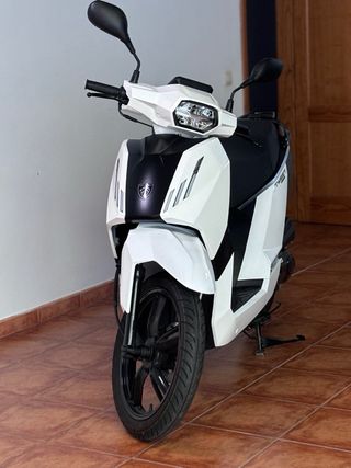 Peugeot Tweet 50cc 2023 Blanca