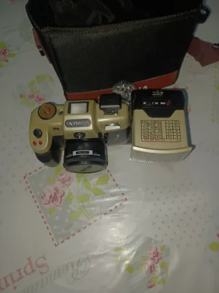Cámara Olympia con funda