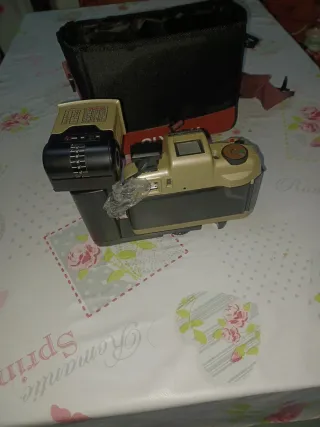 Cámara Olympia con funda