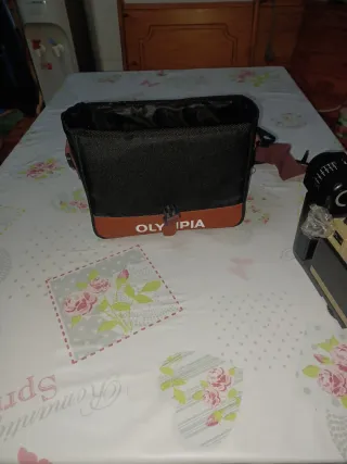 Cámara Olympia con funda