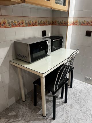 Mesa con cristal y 2 Sillas Cocina