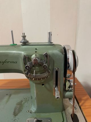 Máquina de coser REFREY