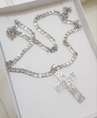Collana con croce Gesù in acciaio