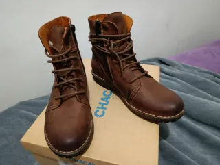 BOTINES DE PIEL A ESTRENAR.