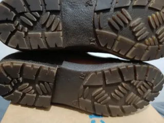 BOTINES DE PIEL A ESTRENAR.