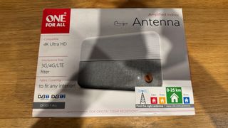 Antena Interior Amplificada ONE FOR ALL