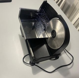 Cortafiambres Eléctrico Jata