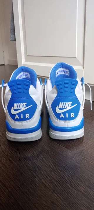 Jordan 4 Retro Azul Blanco
