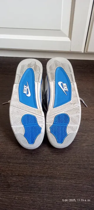 Jordan 4 Retro Azul Blanco