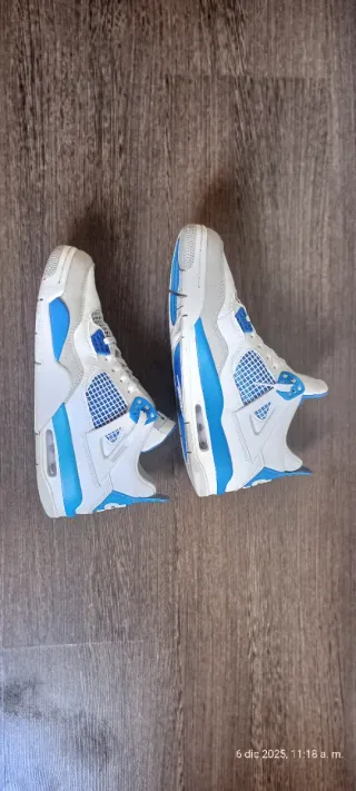 Jordan 4 Retro Azul Blanco