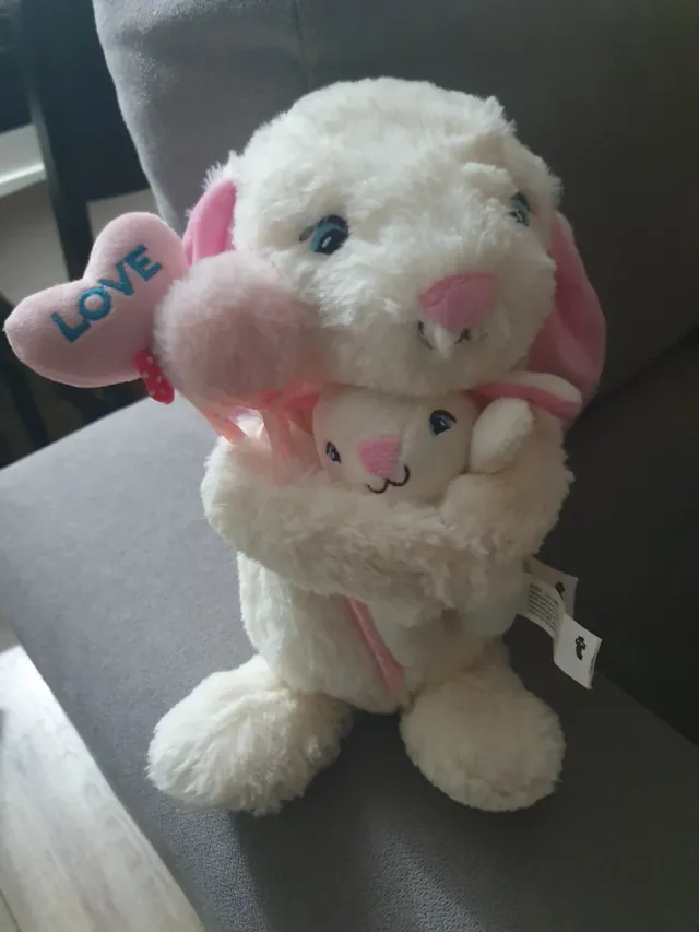 Peluche dos conejos y bolis corazón para San valen