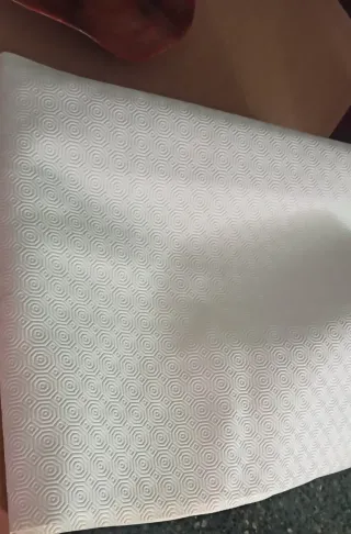 Protector de mesa blanco de goma