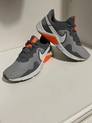 Zapatilla Nike Gris Naranja